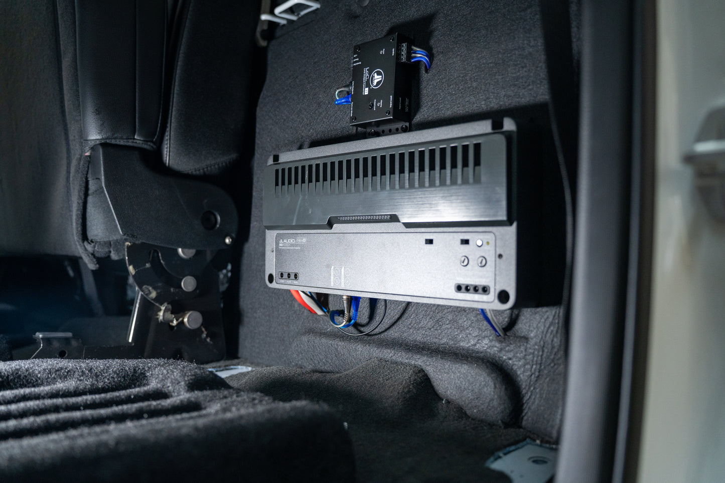 Stealthbox® Enclosed Subwoofer for 2019-Up RAM 1500 Crew Cab